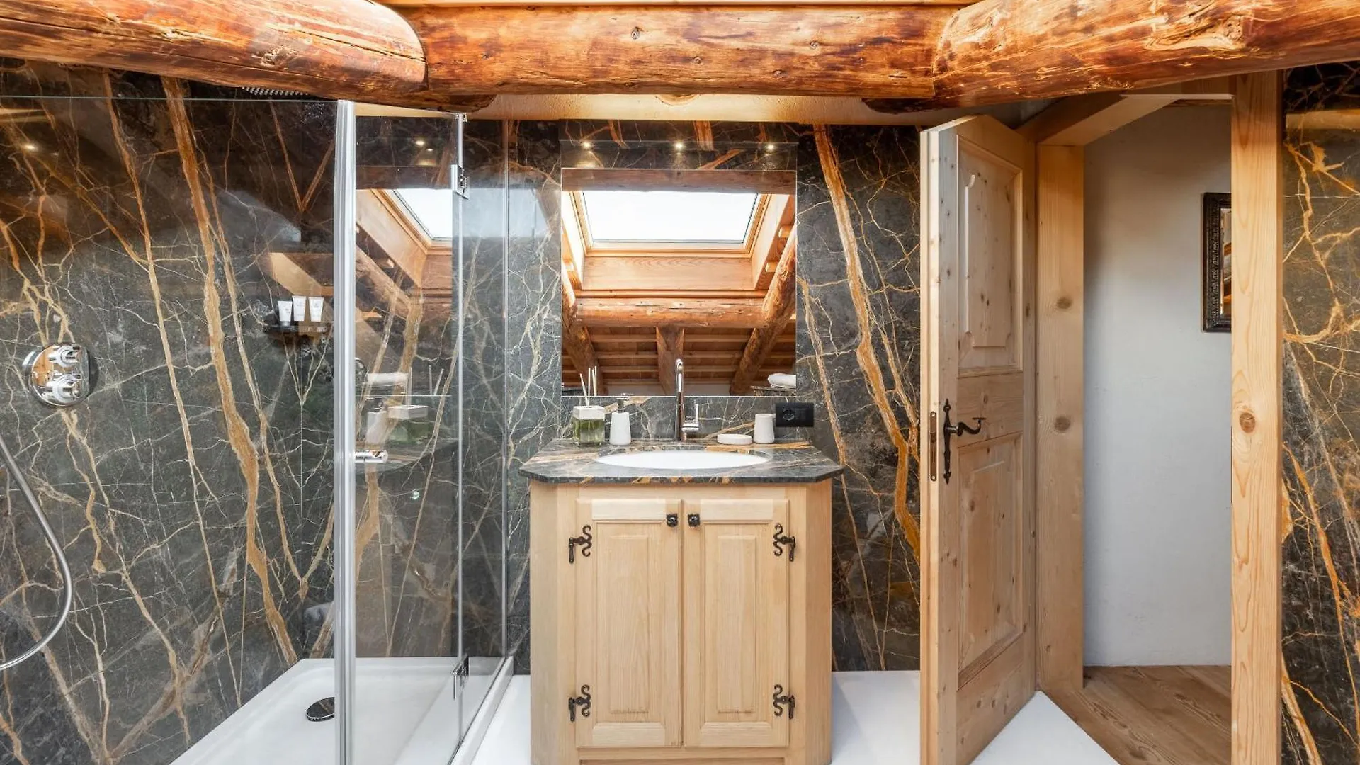 Cortina Lodge Cortina dʼAmpezzo Apartmán